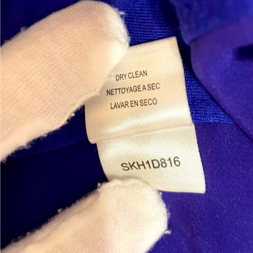 BCBGMAXAZRIA SILK PURPLE BUTTON BLOUSE CAP SLEEVE SIZE M ๐๐๐ EUC - Picture 8 of 13